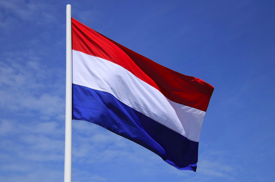 Правительство Нидерландов намерено ввести комендантский час из-за COVID-19